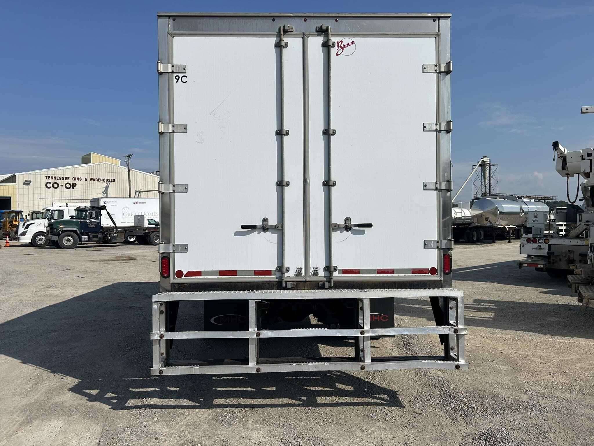 2020 Freightliner M2 image 10