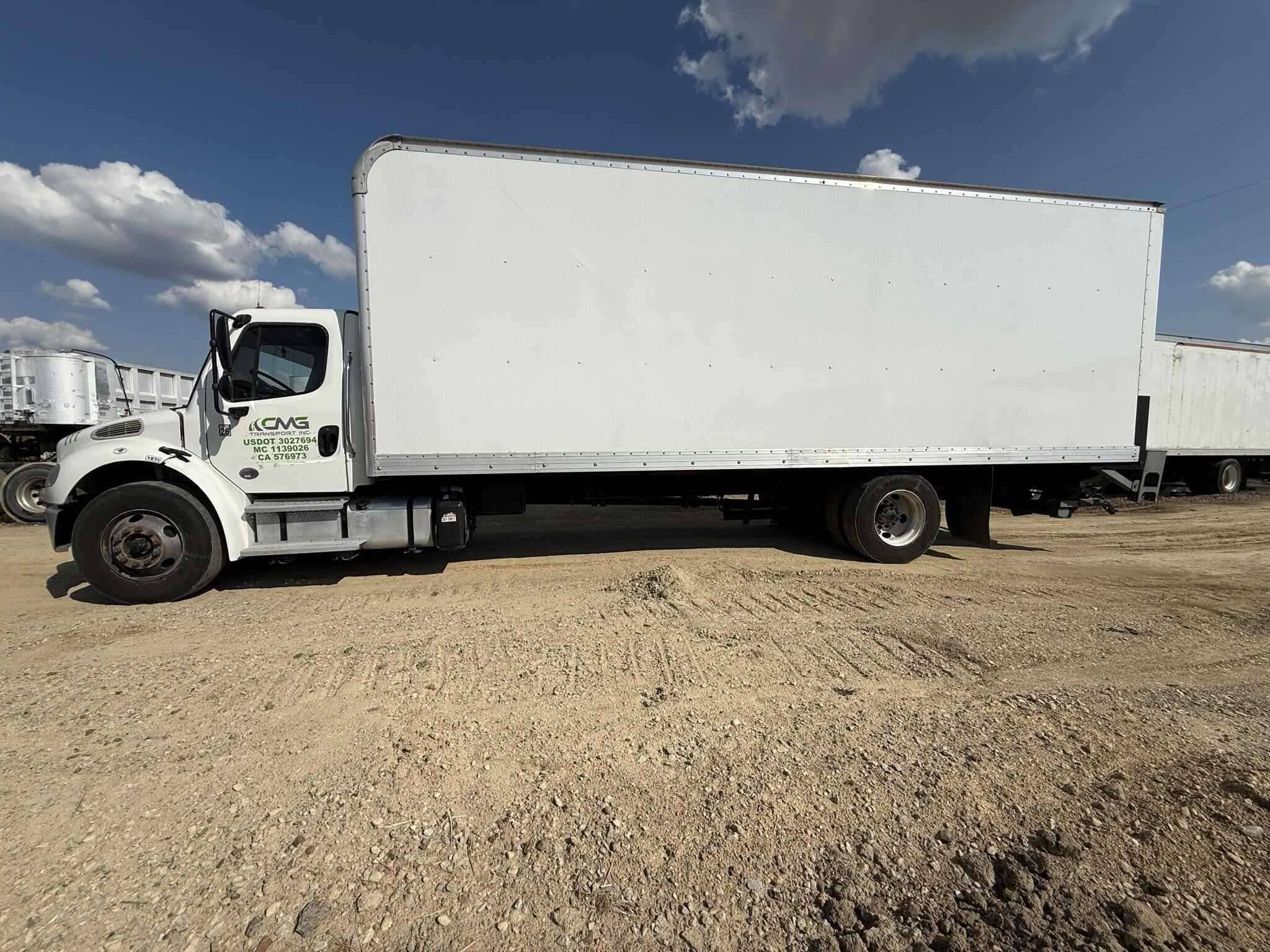 2022 Freightliner M2 image 4