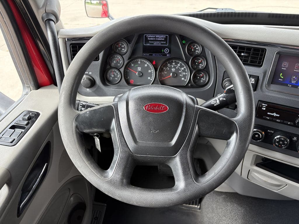 Used 2022 PETERBILT 579 image 19