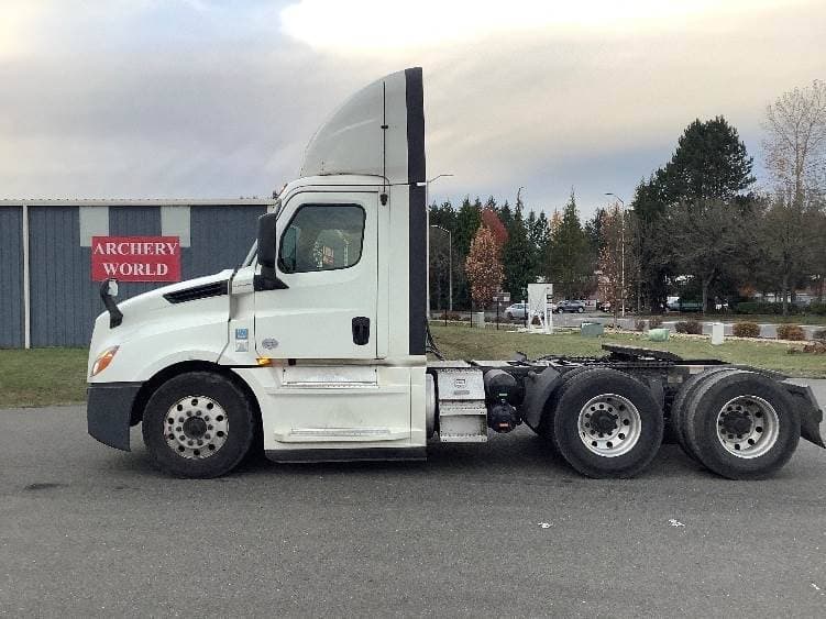 2019 Freightliner Cascadia image 4