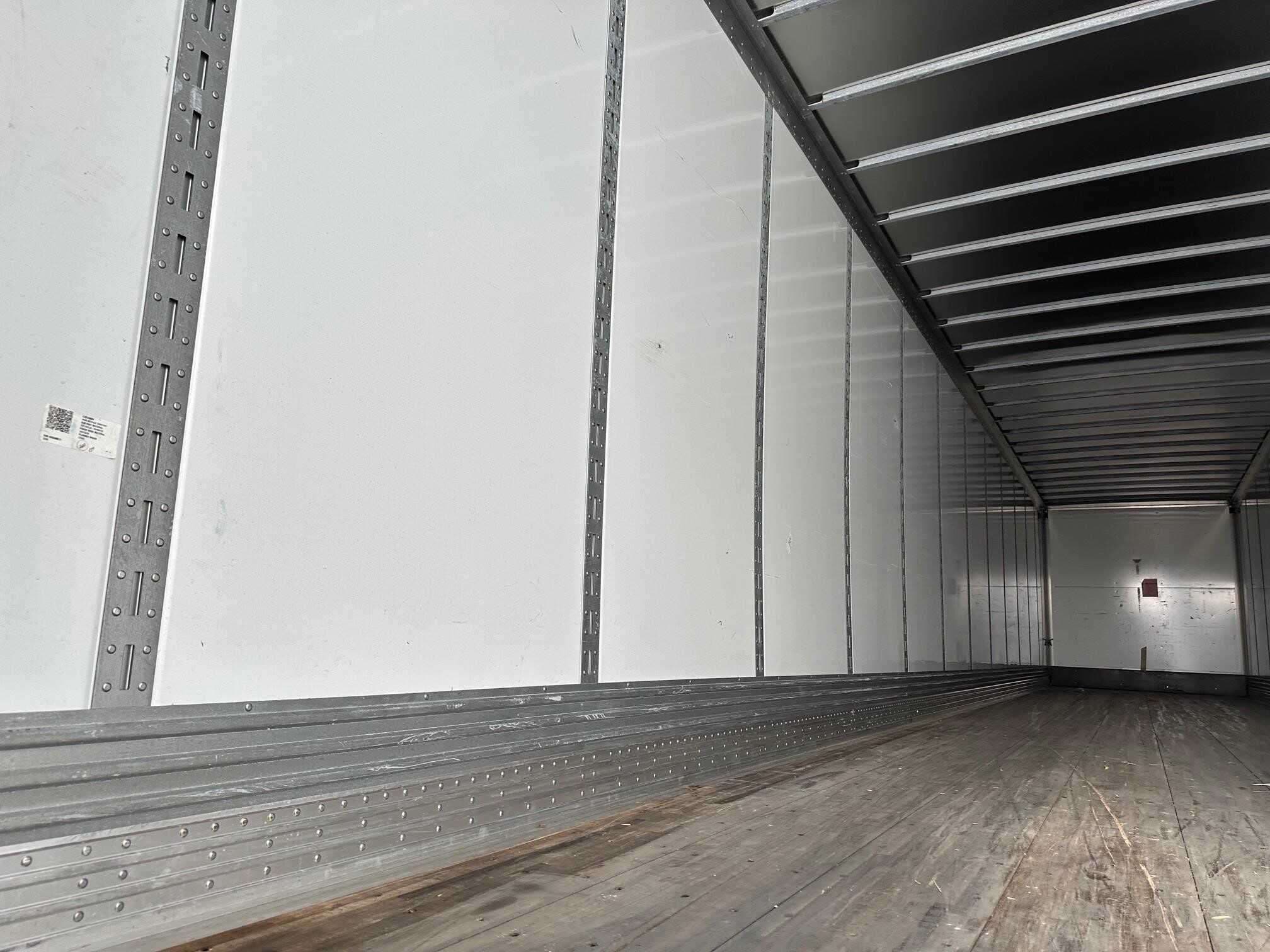 Used 2024 HYUNDAI LATE MODEL 53` AIR RIDE DRY VAN W SWING DOORS, ALU Dry Van Trailer in Henderson, CO image 7