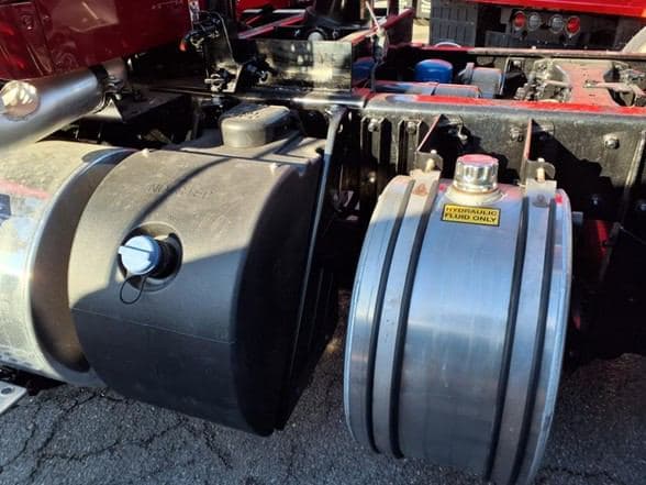 2025 Kenworth W990 image 19