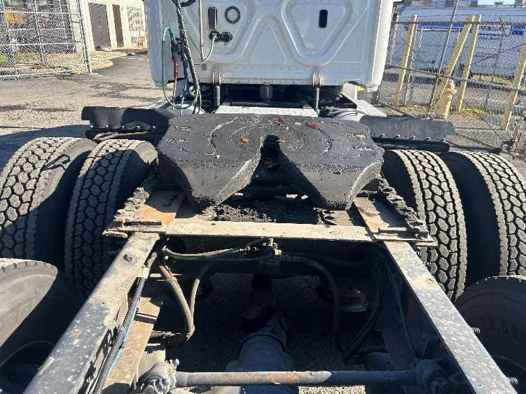 2018 Freightliner Cascadia image 6