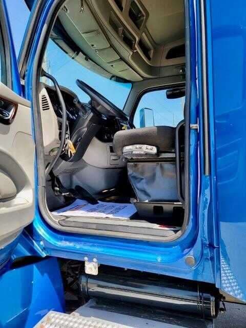 2019 Peterbilt 567 image 4