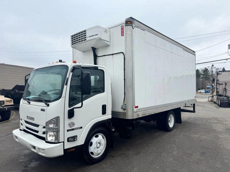 2018 Isuzu NQR image 2