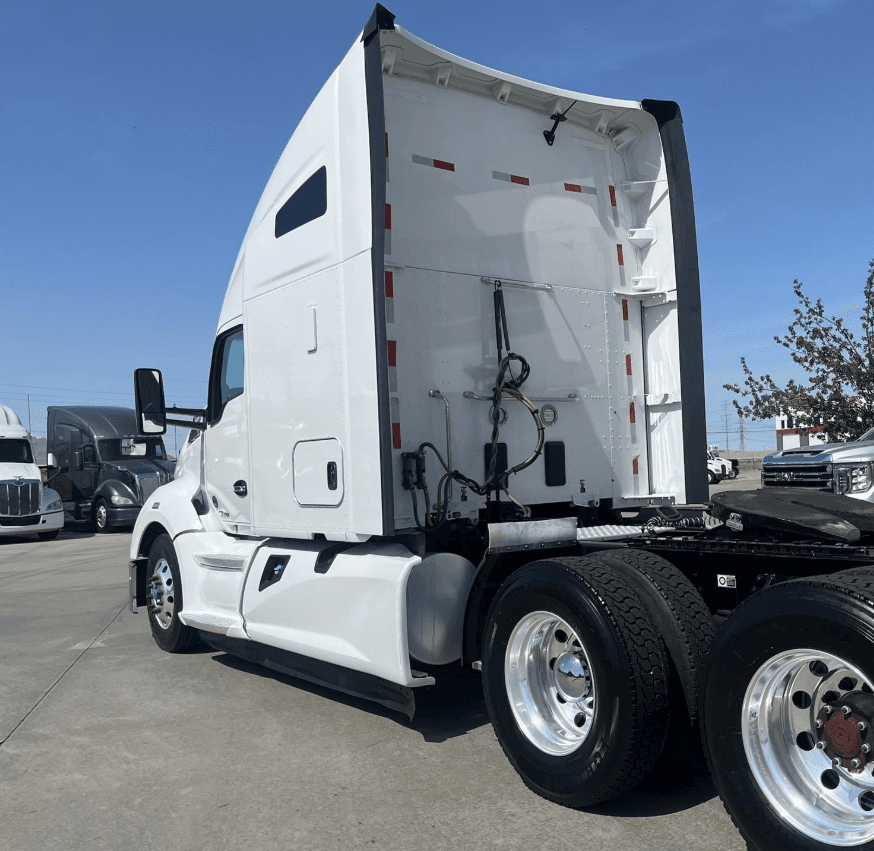 2022 Kenworth T680 image 6