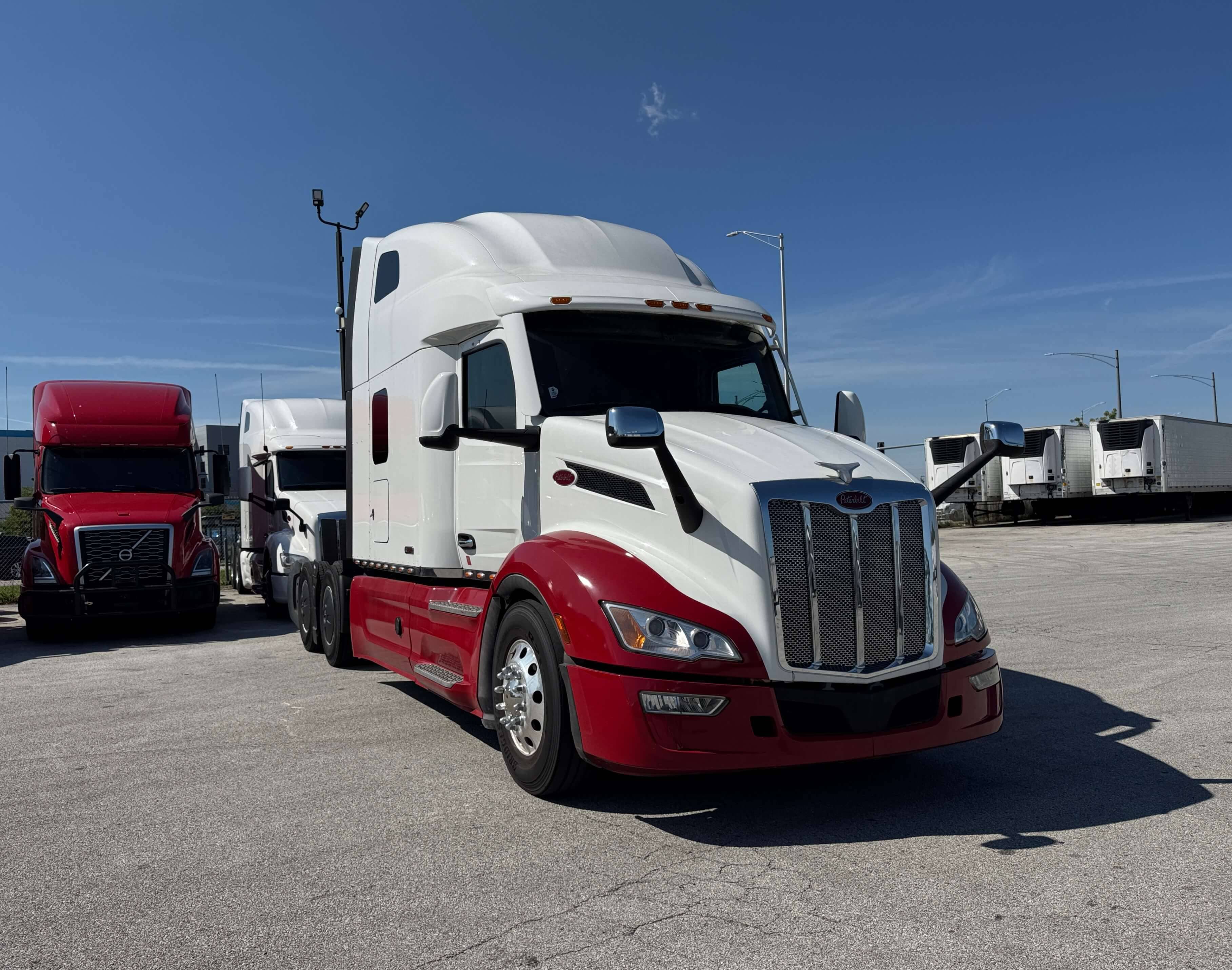 2023 Peterbilt 579 image 3
