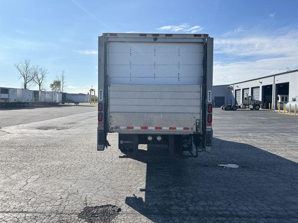 2020 Hino 338 image 4