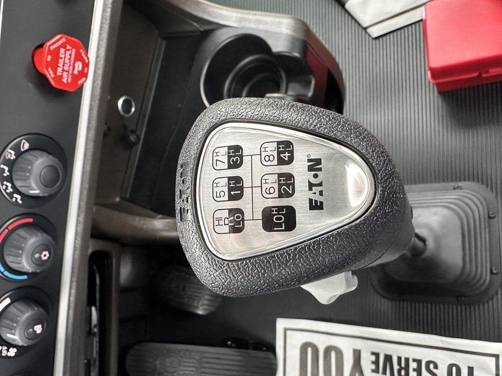 New 2027 KENWORTH W900L image 29