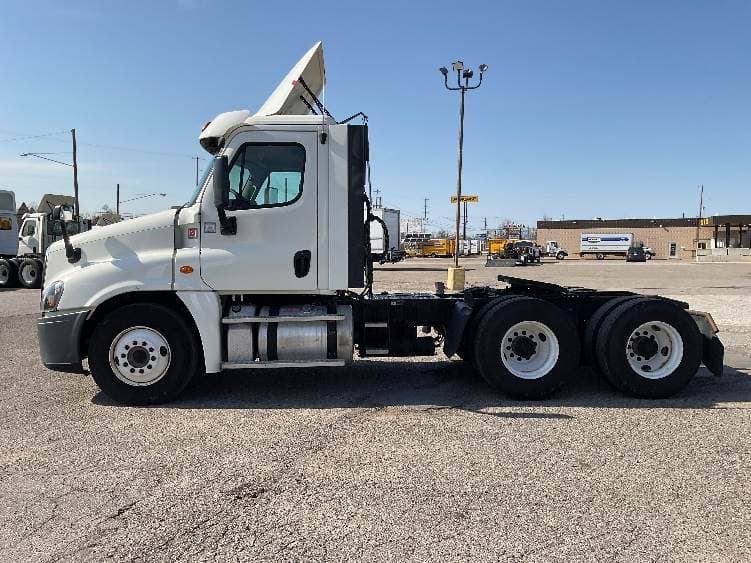 2018 Freightliner Cascadia image 4