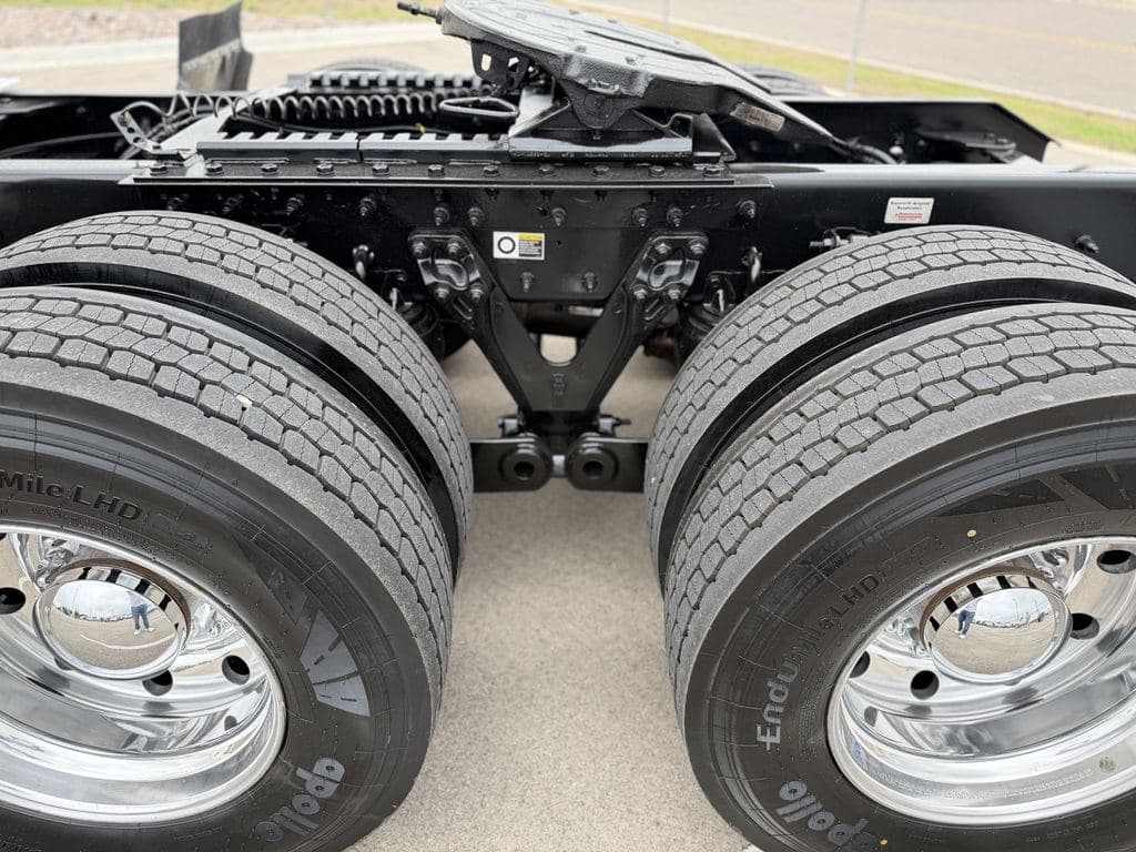 Used 2024 KENWORTH T880 image 15