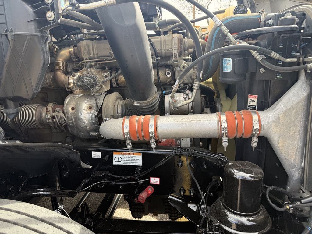 Used 2024 FREIGHTLINER PT126064ST image 26