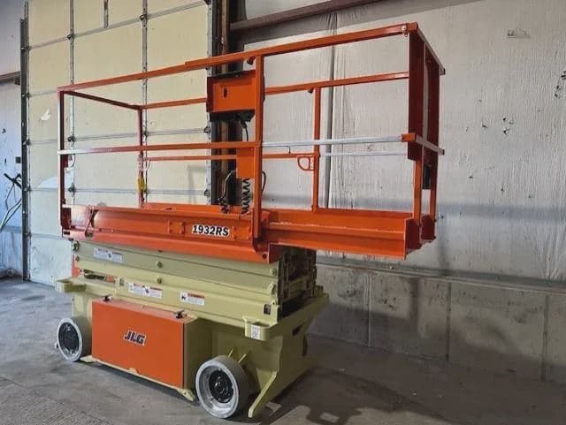 2014 JLG 1932RS image 5
