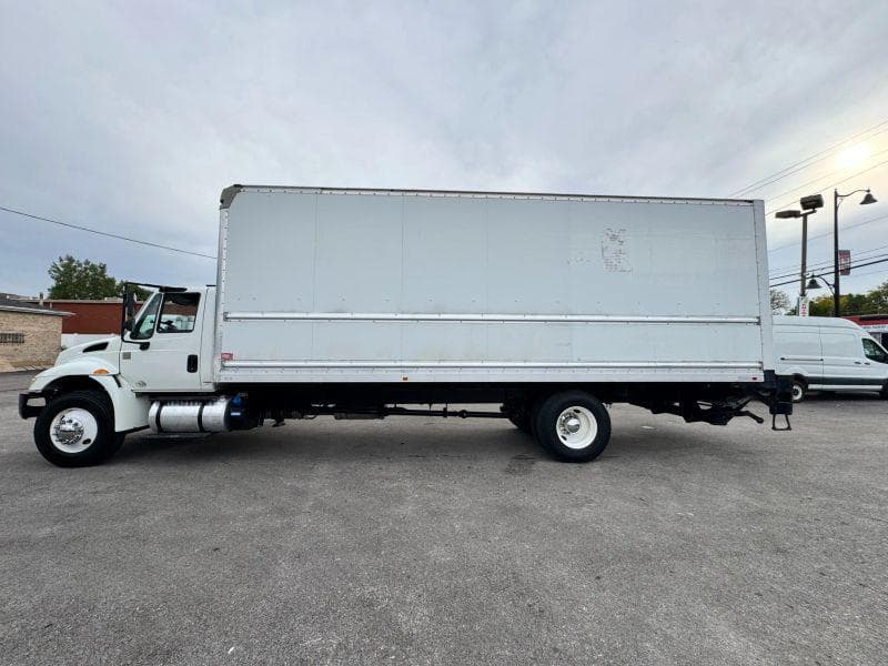 2017 International 4300 image 2