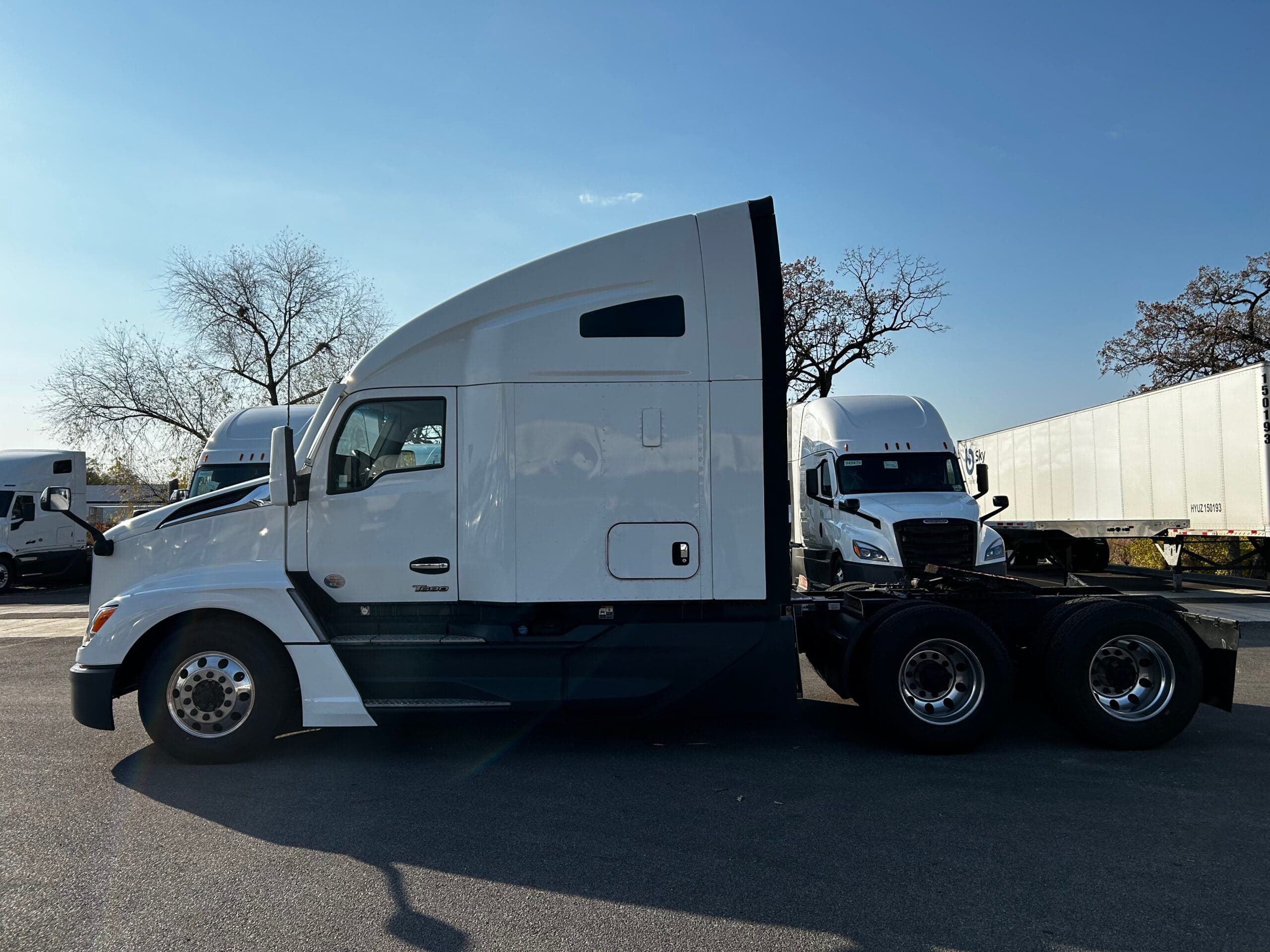 2024 Kenworth T680 image 3