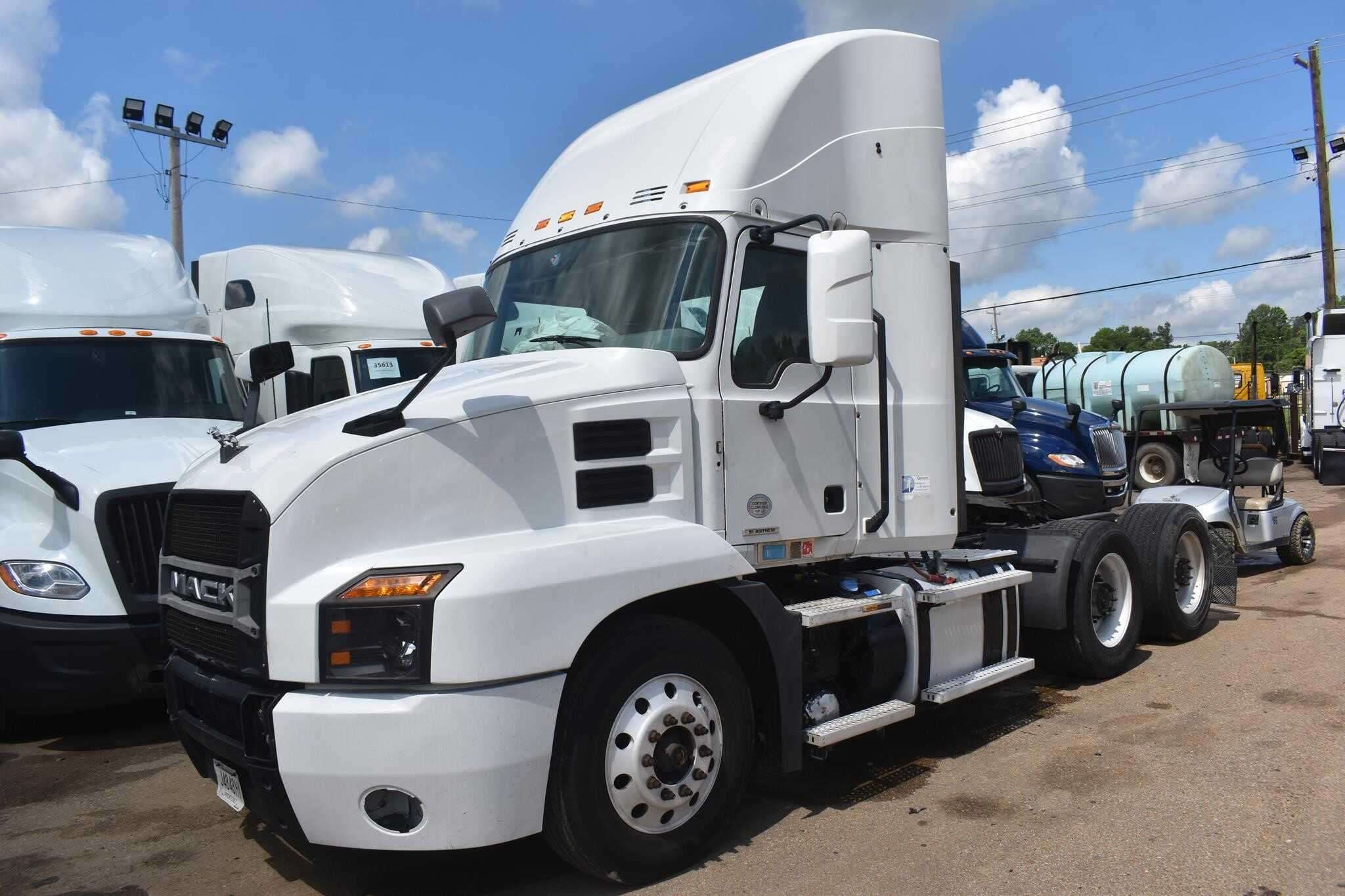 Used 2019 MACK ANTHEM Conventional - Day Cab in Covington, TN image 1