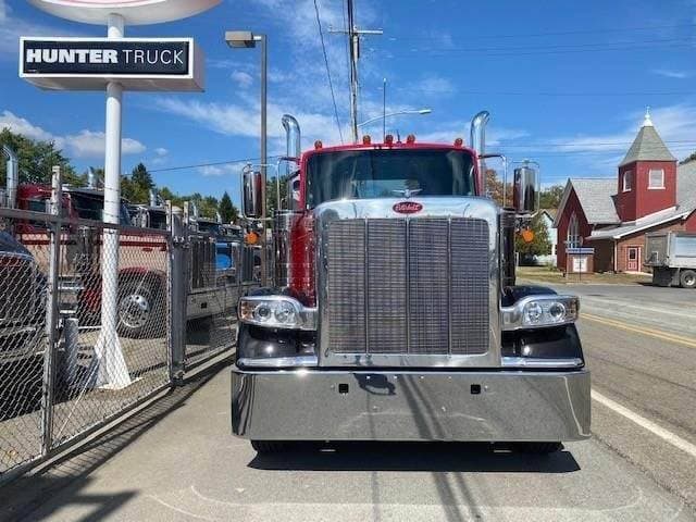 2026 Peterbilt 589 image 8