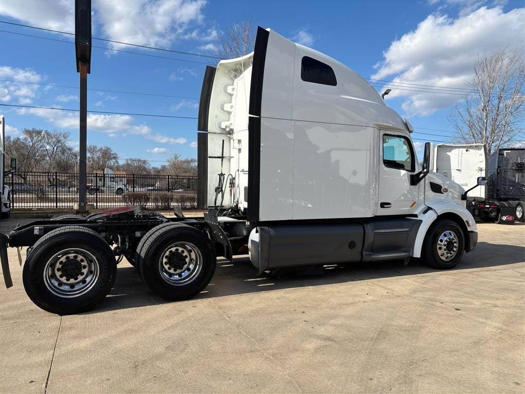 2021 Peterbilt 579 image 7