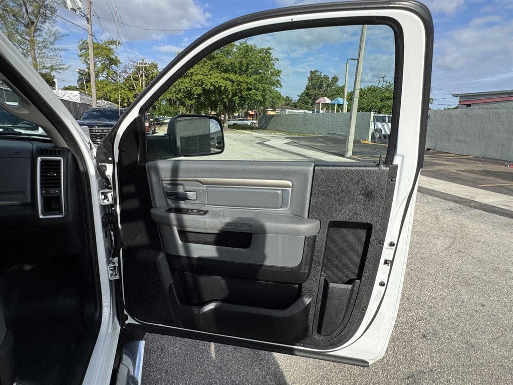 2016 Ram 3500 Tradesman image 48