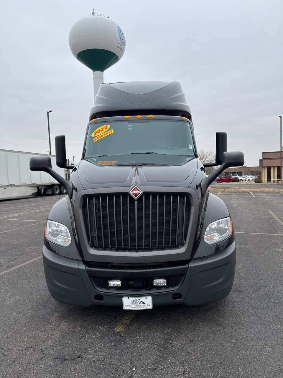 2022 International LT625 image 2