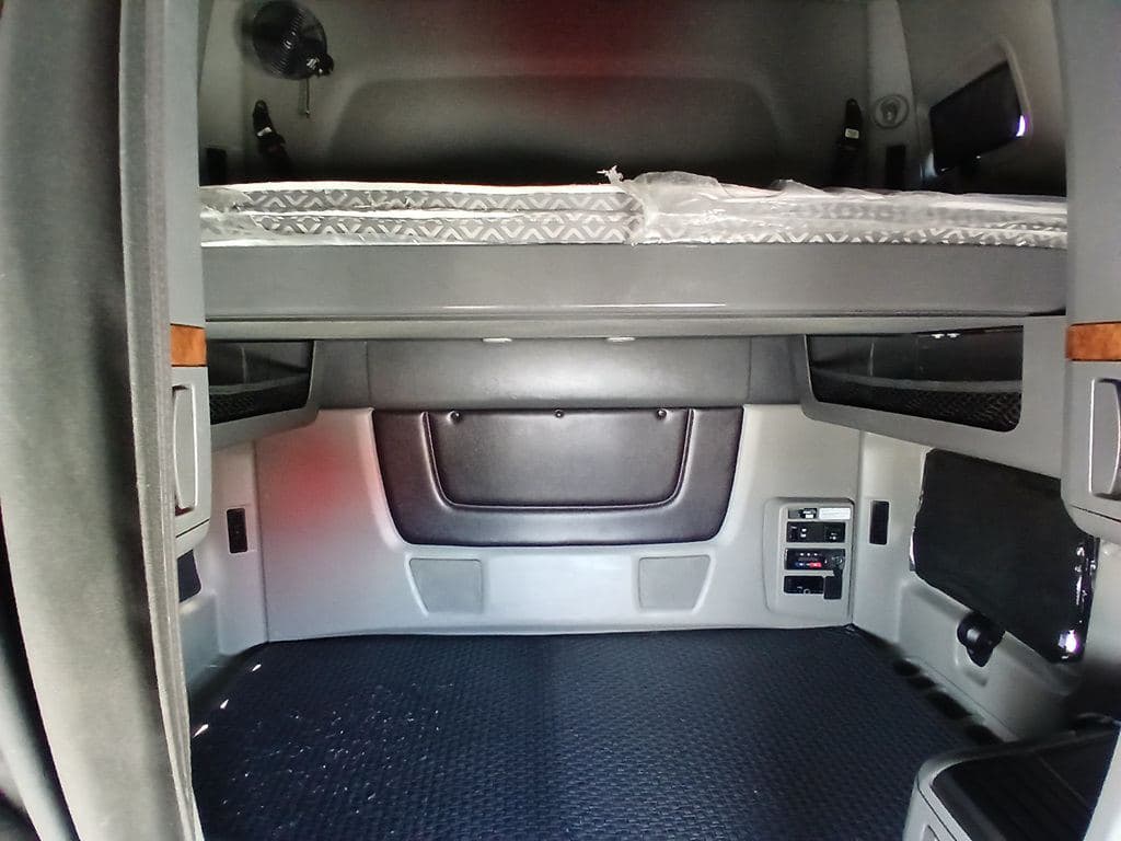 Used 2021 INTERNATIONAL LT625 image 18