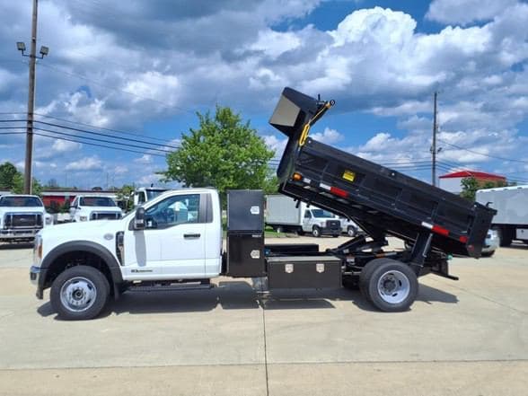 2025 Ford F600 image 4