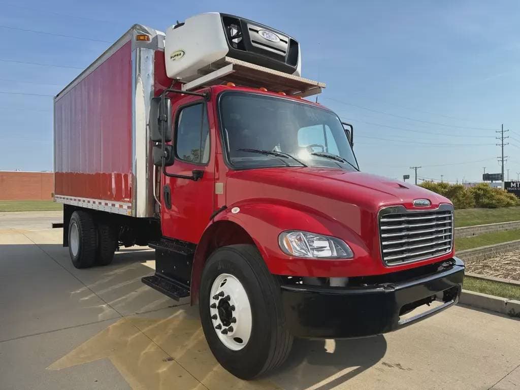 Used 2018 FREIGHTLINER Reefer/Refrigerated Truck, Catering Truck - Food Truck, Beverage Truck BUSINESS CLASS M2 106 image 2