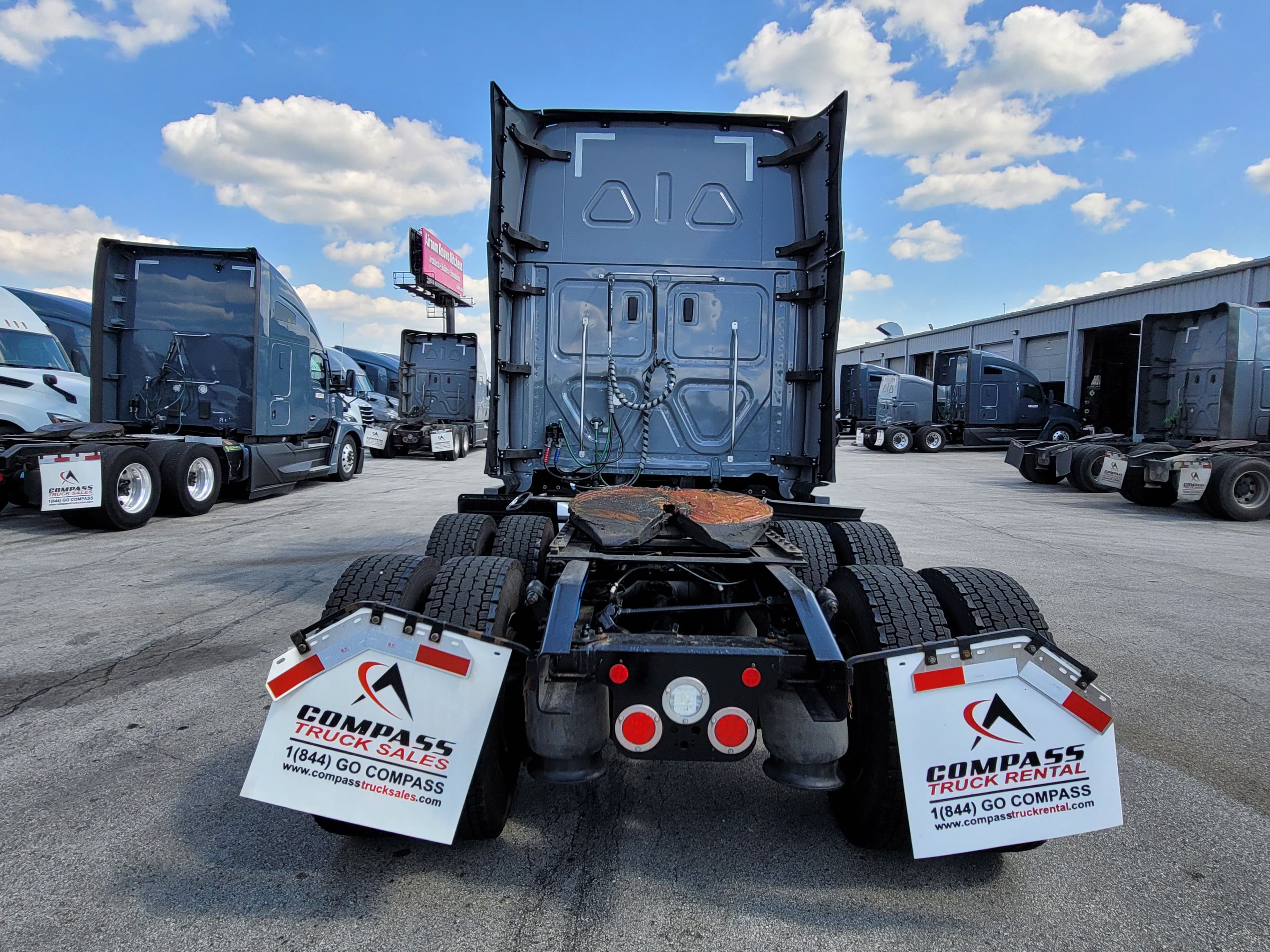 2024 Freightliner Cascadia 125 image 3