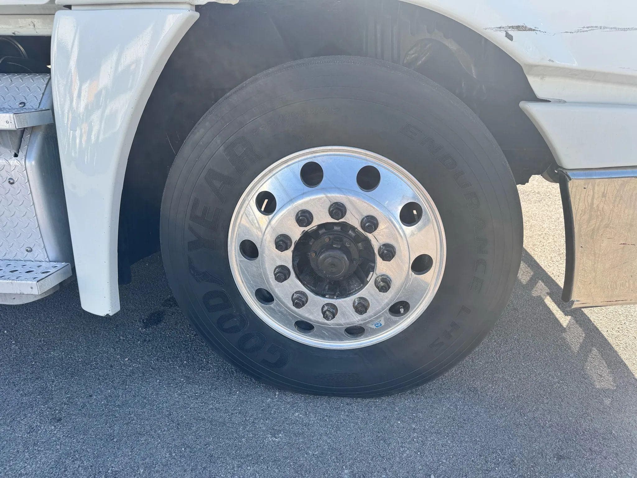 2016 Freightliner Cascadia image 11