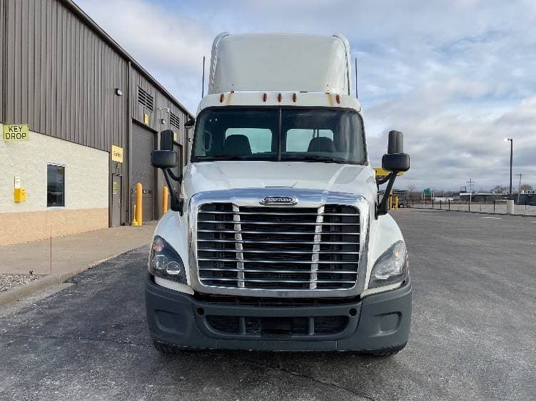 2018 Freightliner Cascadia image 11