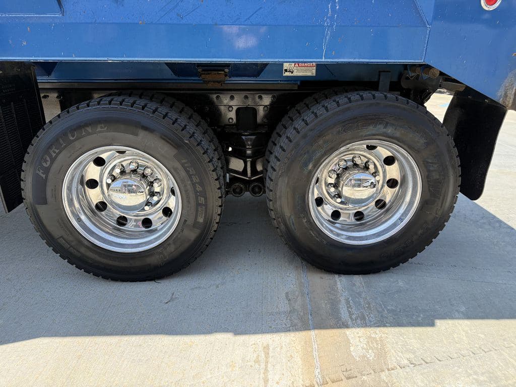 Used 2025 PETERBILT 567 image 22