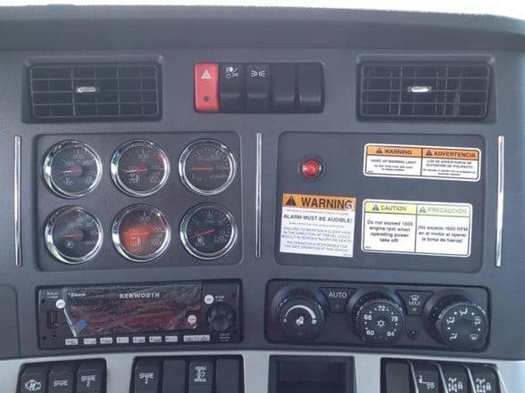 2025 Kenworth T880 image 17
