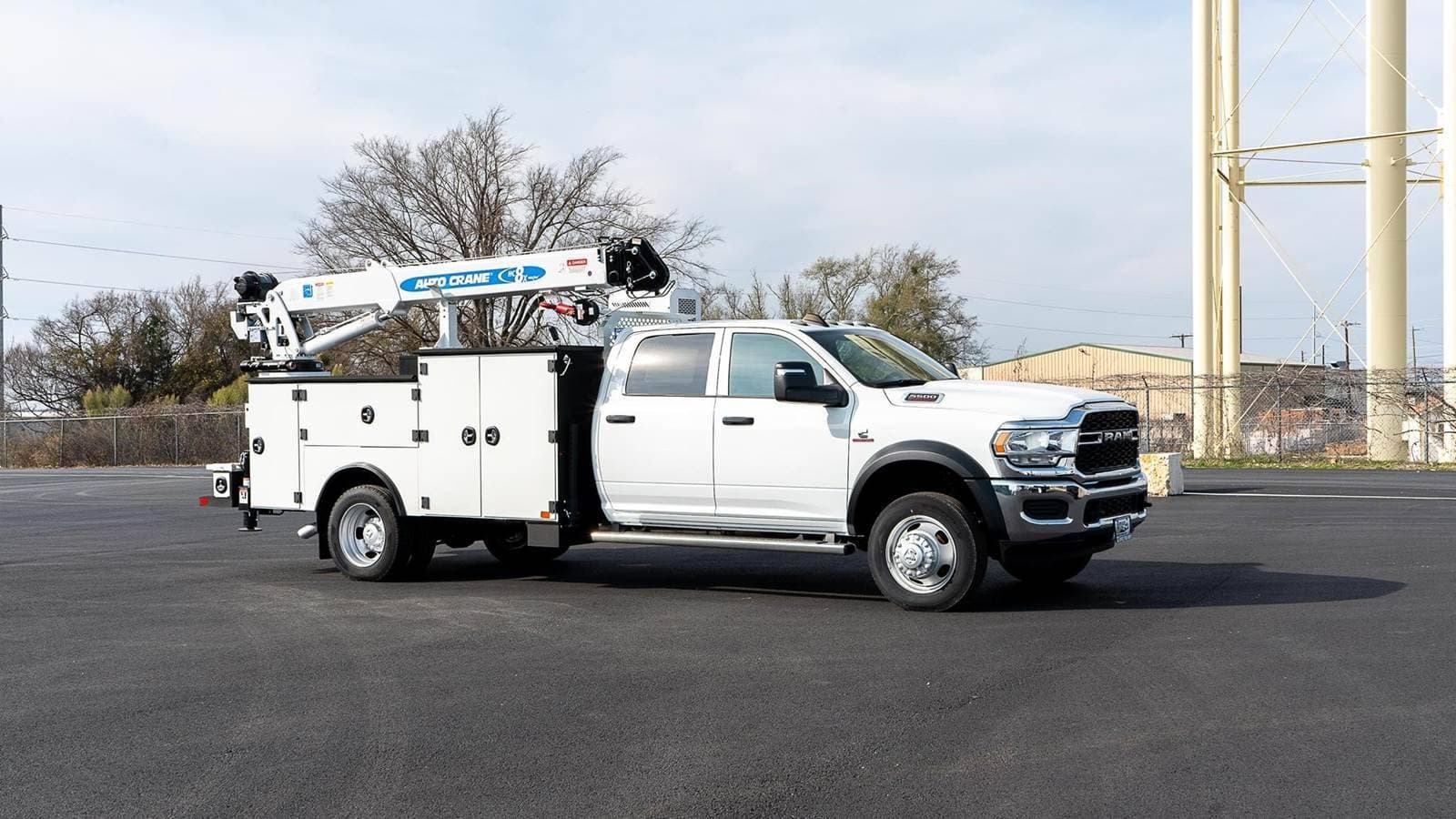 2024 RAM 5500 SLT Mechanic / Service Truck - 370HP, Automatic image 2