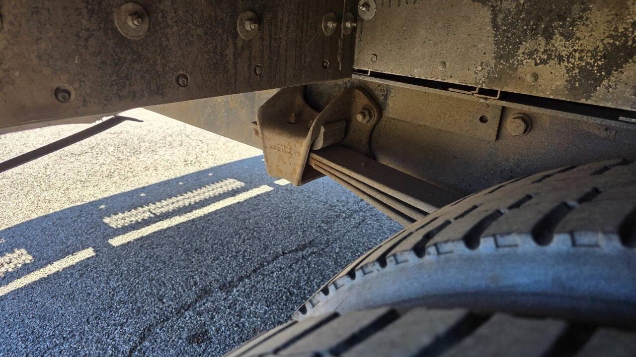 2018 Freightliner MT55 image 16