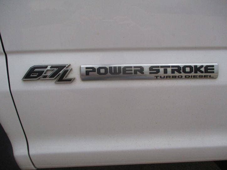 2017 Ford F-550 BUCKET TRUCK 92K MILES image 37