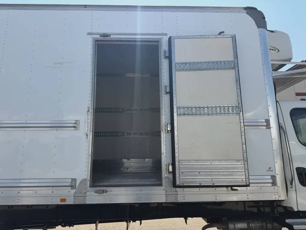 Used 2019 FREIGHTLINER Reefer/Refrigerated Truck - Food Truck, Box Truck - Straight Truck - BUSINESS CLASS M2 106 image 6
