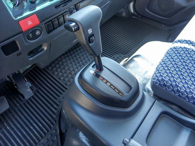 2025 Chevrolet 5500 XG LCF Gas Work Truck 16'x102"x91" Box Truck image 14