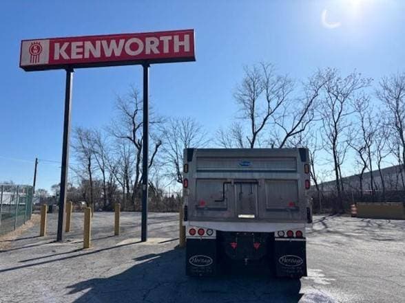 2021 Kenworth T880 image 3