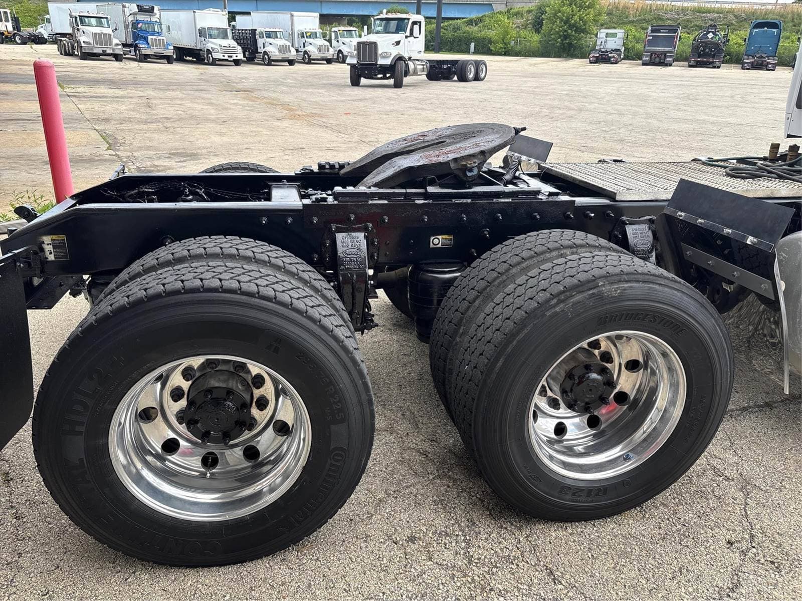 2020 Peterbilt 567 image 10