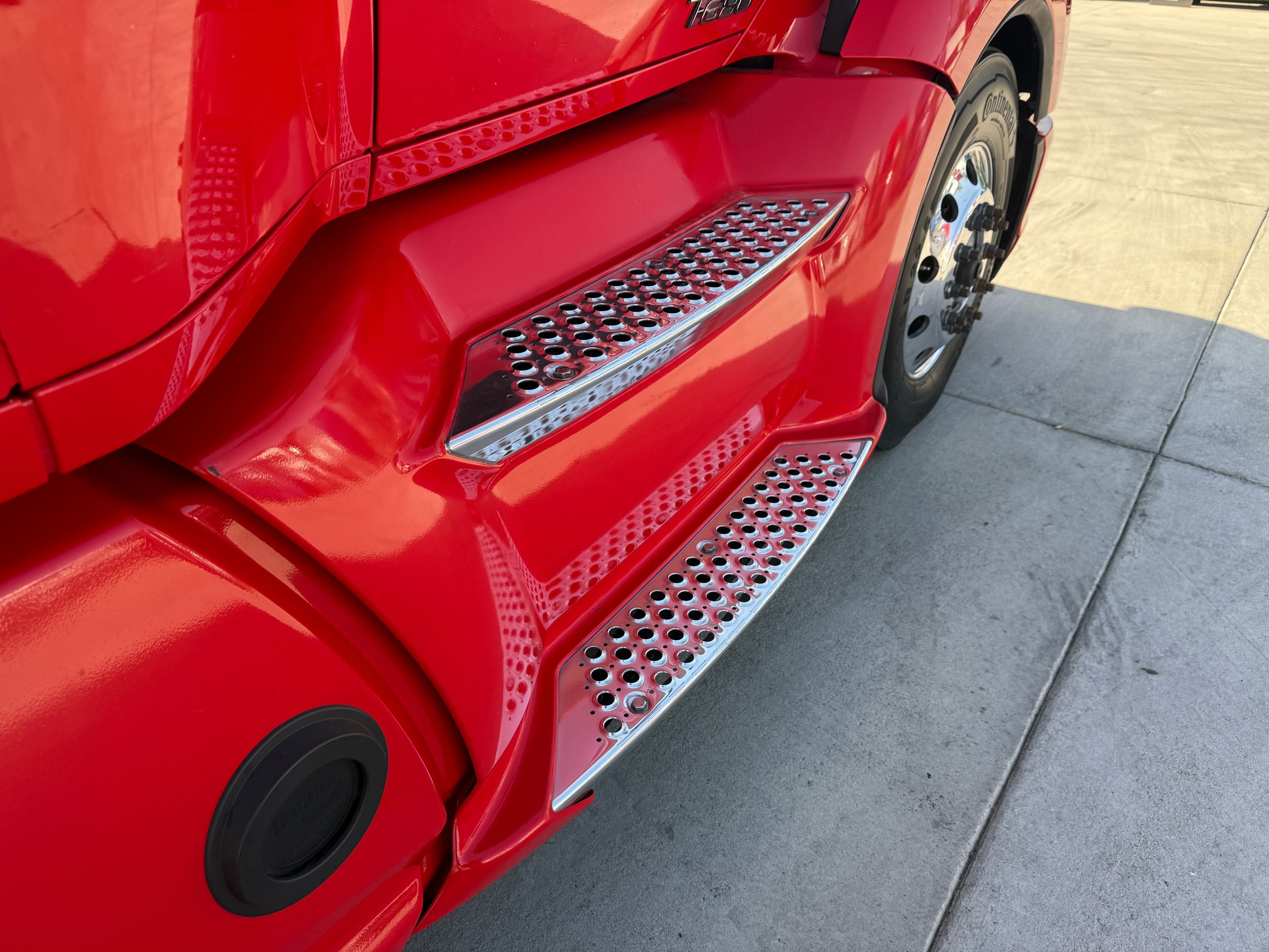 2020 Kenworth T680 image 18