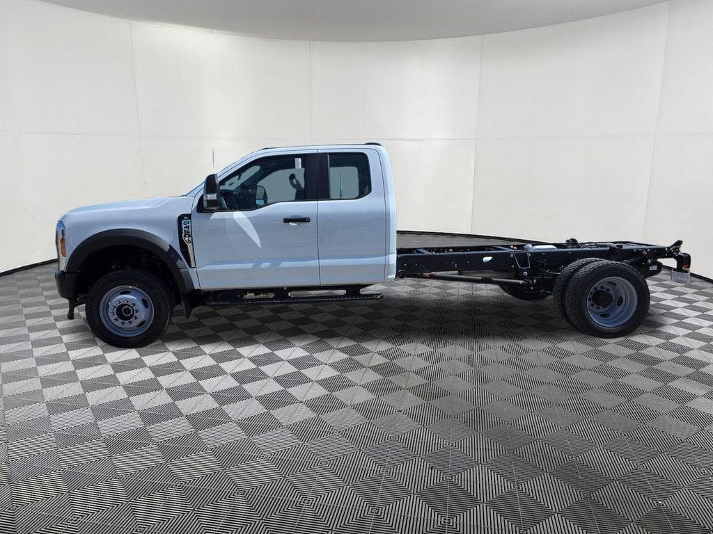 2026 Ford F-450SD XL DRW image 4