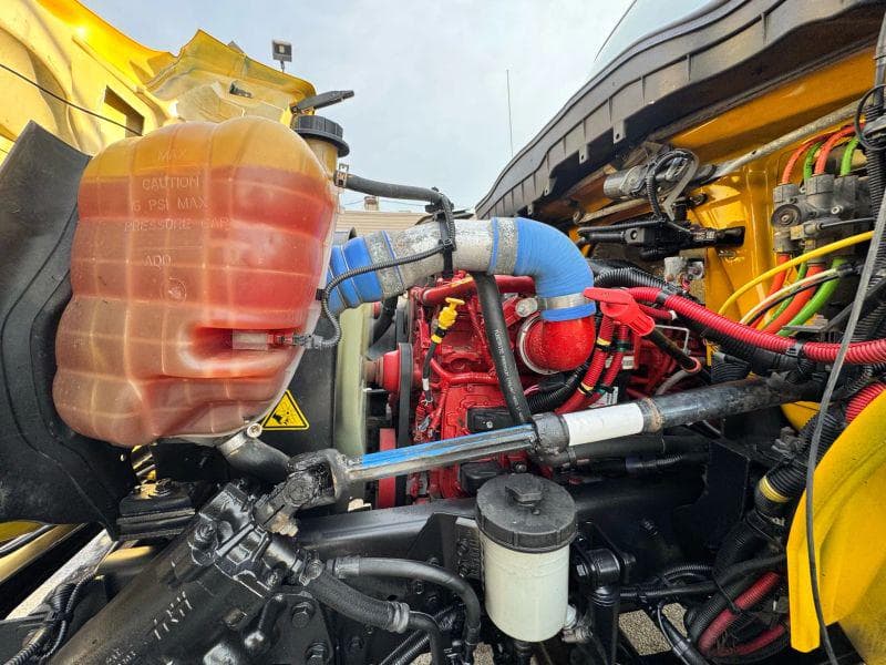 2020 International MV607 image 28