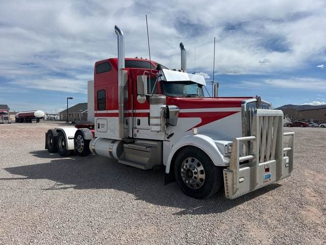 2019 Kenworth W9 Series image 3