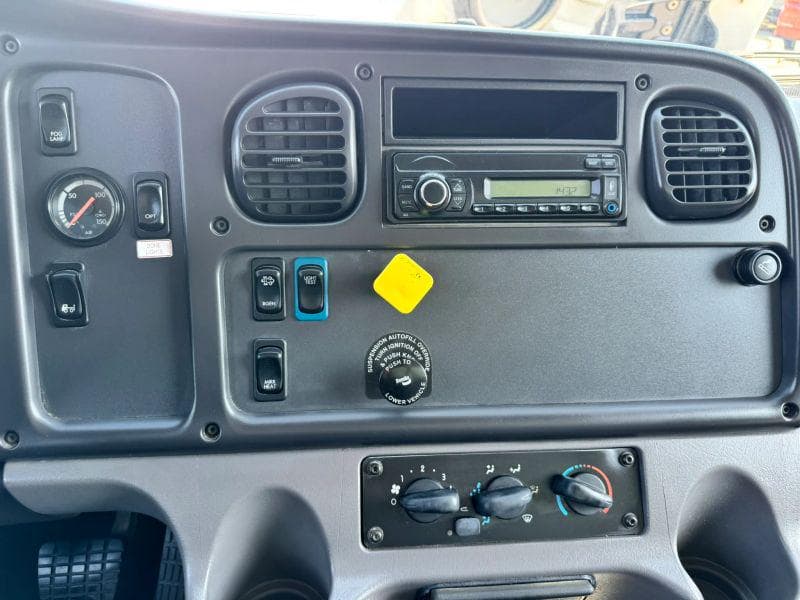 2016 Freightliner Cascadia 125 image 22