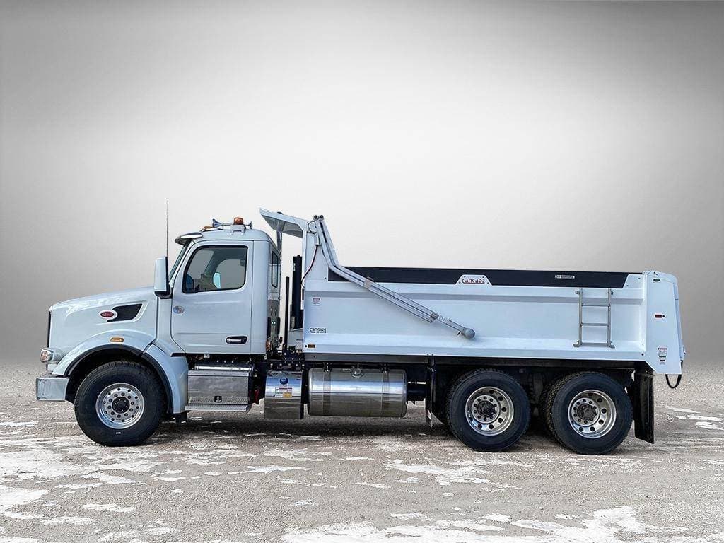 2024 Peterbilt 567 image 3
