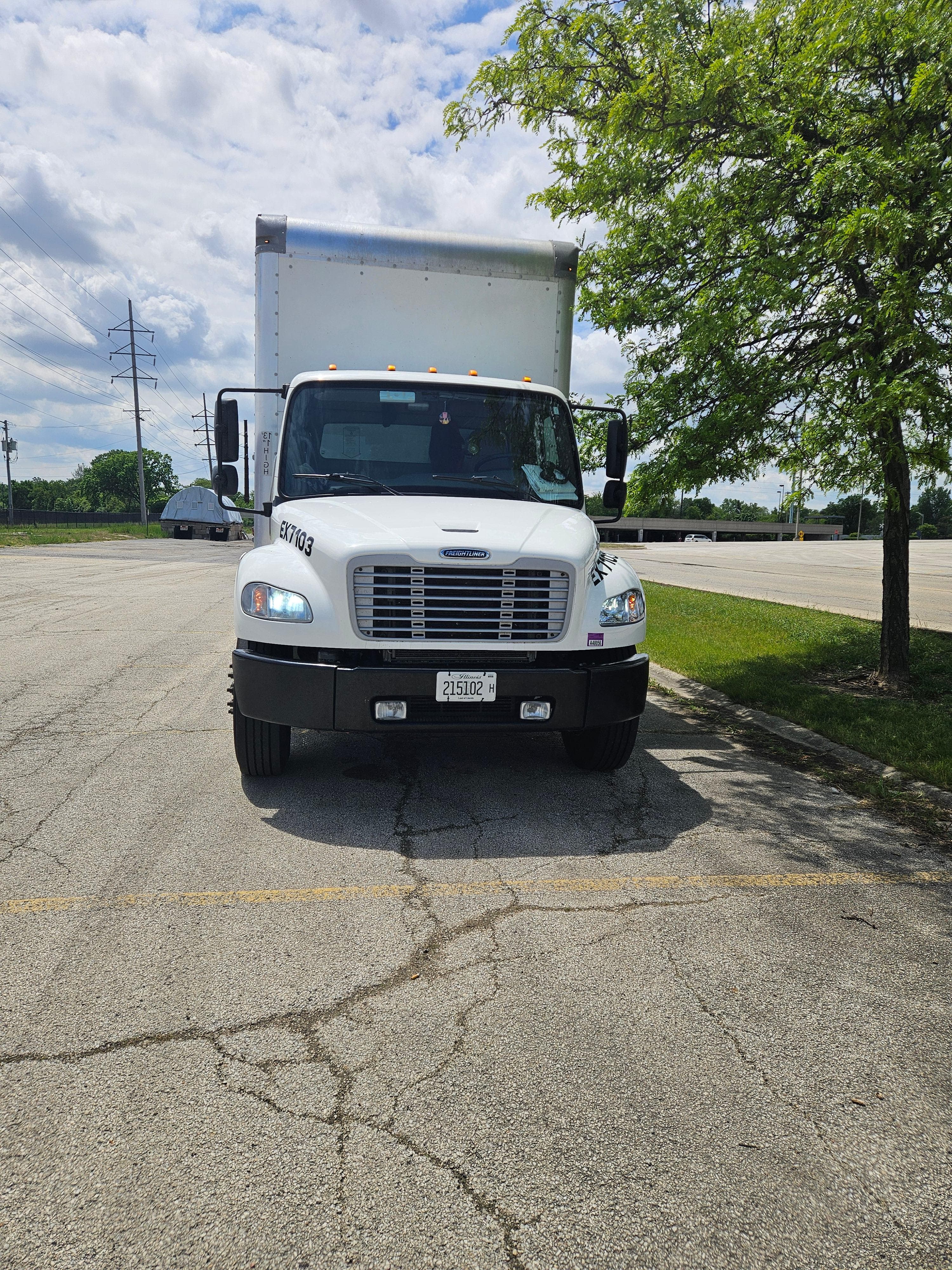 2018 Freightliner M2 image 1