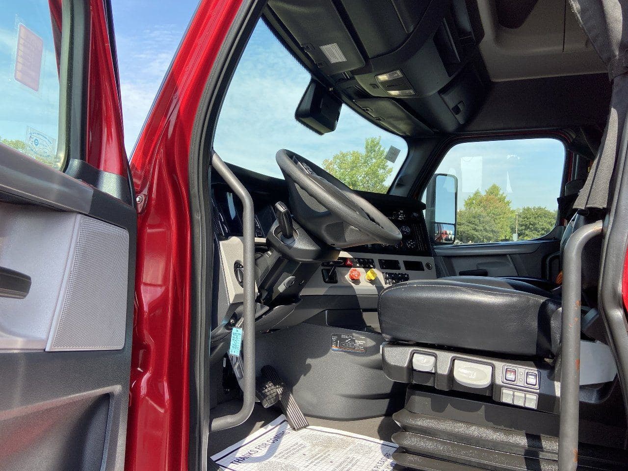2020 FREIGHTLINER Cascadia CA126 Tandem Axle Sleeper image 10