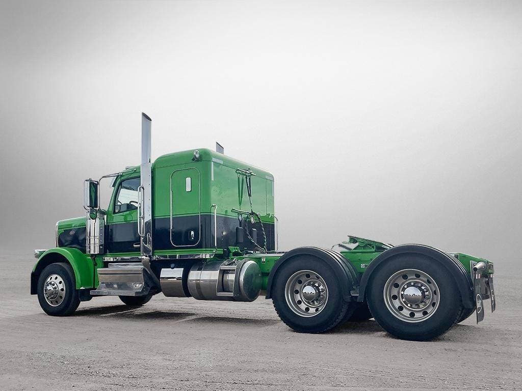 2025 Peterbilt 589 image 4