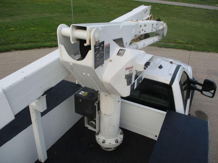2017 Ford F550 BUCKET TRUCK 4X4 image 35
