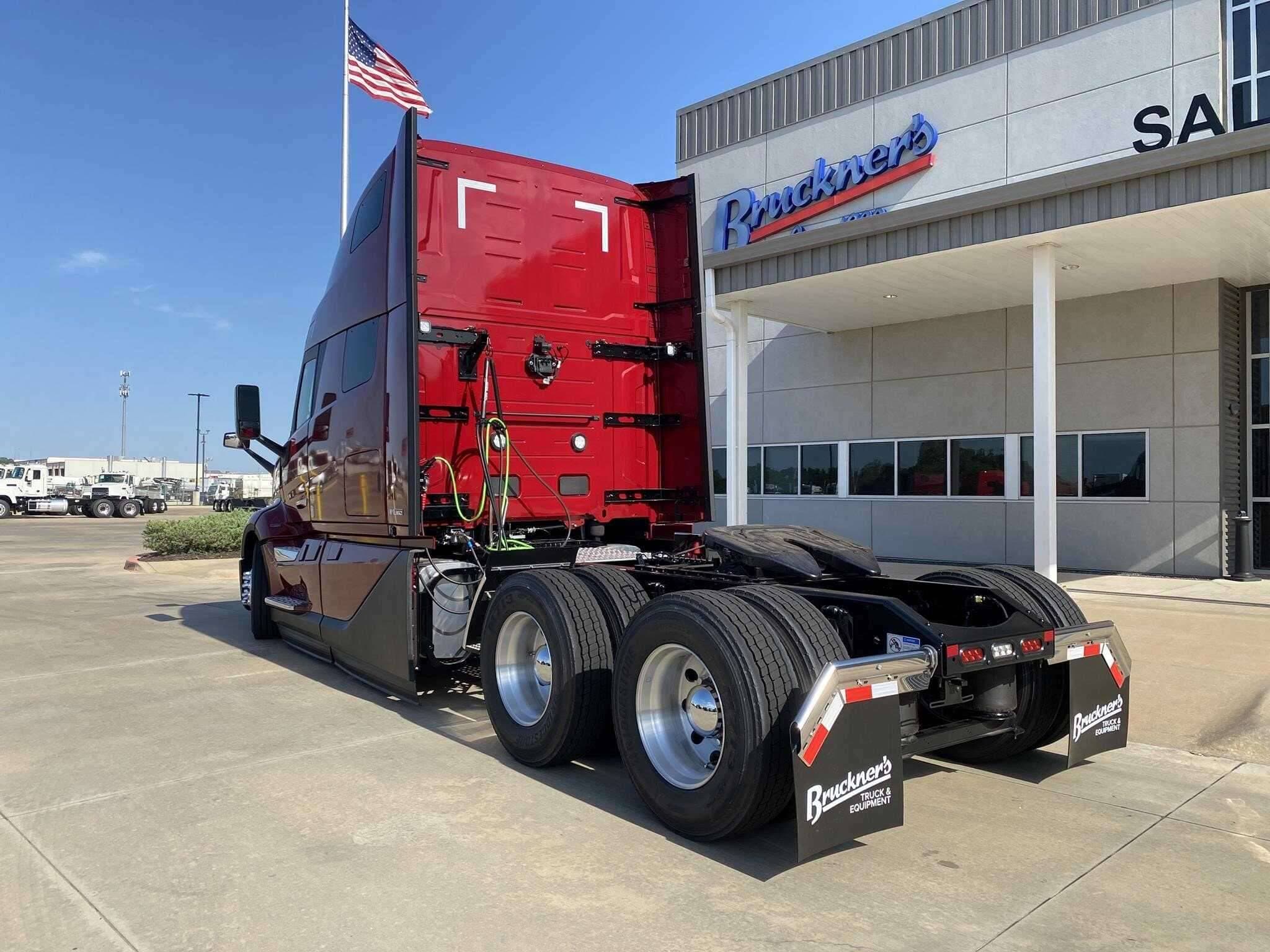 New 2026 VOLVO VNL64T860 Conventional - Sleeper Truck in Oklahoma City, OK image 2